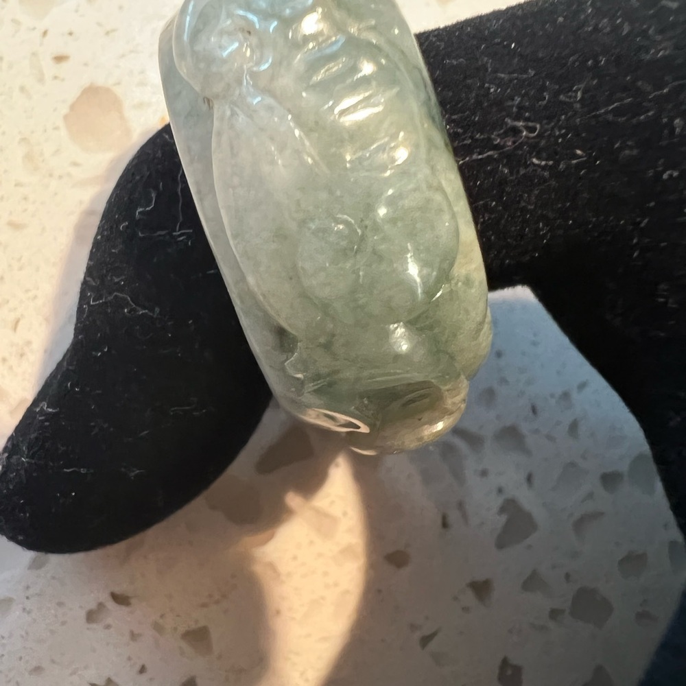 Size 10 carve Jade ring . - Picture 1 of 12